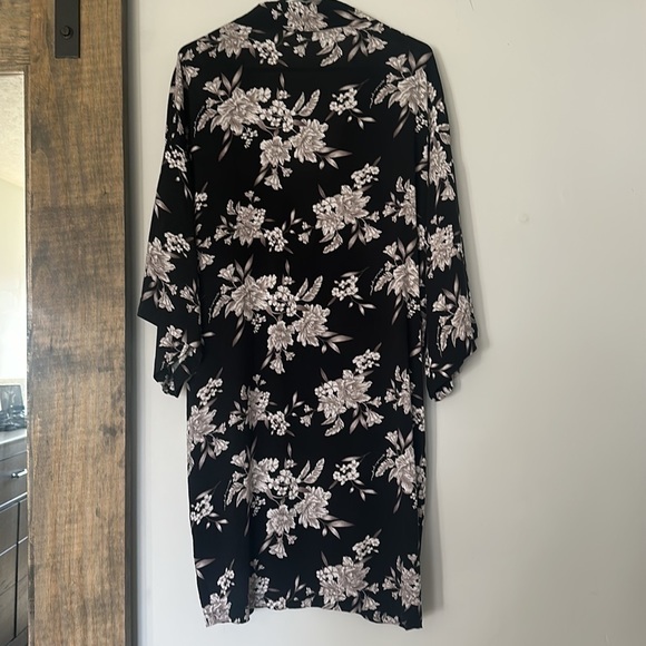 Spiritual Gangster Kimono - Picture 5 of 5